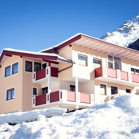 Haus Steinbock Bed & Breakfast Neustift im Stubaital Exterior photo
