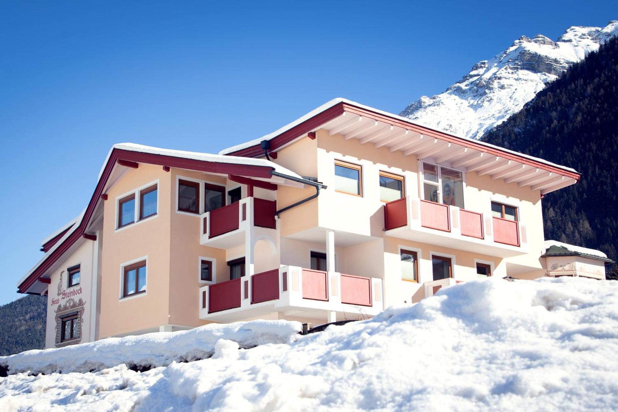 Haus Steinbock Bed & Breakfast Neustift im Stubaital Exterior photo
