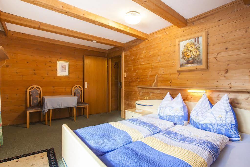 Haus Steinbock Bed & Breakfast Neustift im Stubaital Exterior photo