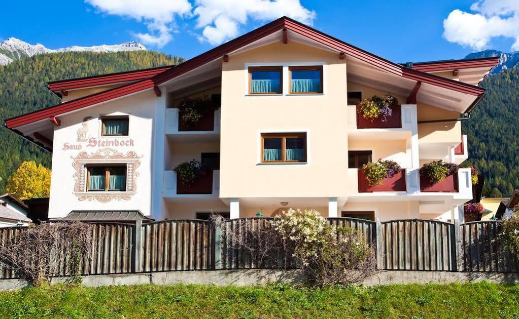 Haus Steinbock Bed & Breakfast Neustift im Stubaital Exterior photo